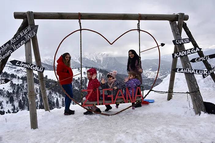 Zigana yarı yıl tatilinde dolup taştı! 15 bini Arap turist 43 bin kişiye ev sahipliği yaptı 10